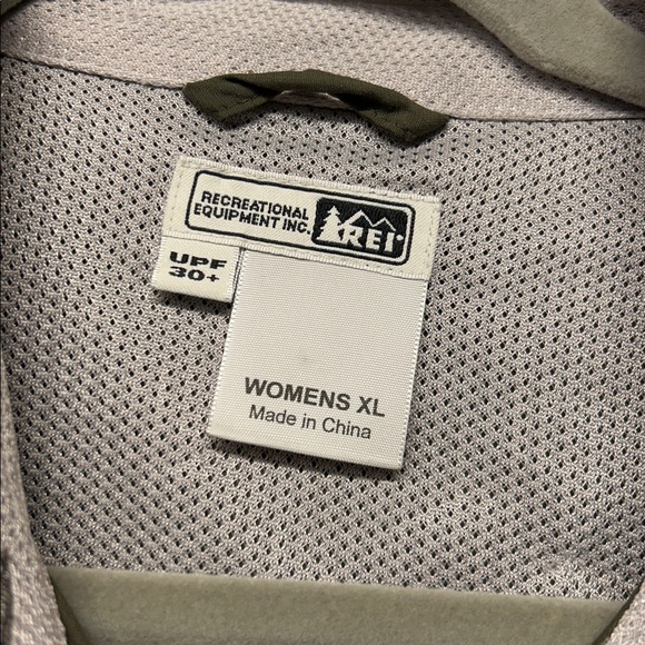 REI Women’s Button Down Shirt Nylon UPF 30+ Olive Green Size XL‎ Roll Sleeve - Picture 2 of 5